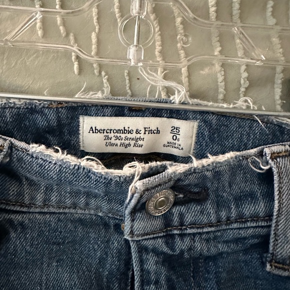 Abercrombie 90s Straight High Rise Jeans - Picture 3 of 4